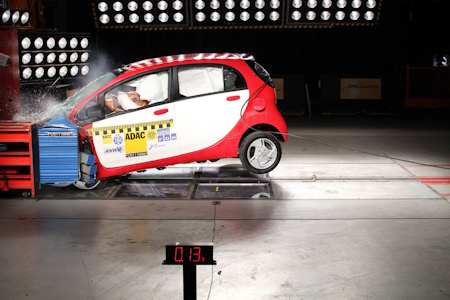 Mitsubishi i-MiEV Crash