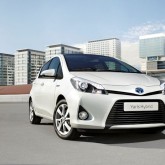 Toyota_Yaris_Hybrid1_hires