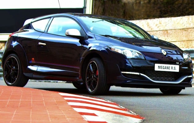Renault Megane Coupe R_S_Red Bull Racing RB8_a1