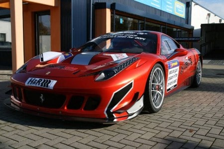 Konzentration auf das Wesentliche: Motorsport 2 Ferrari-458-competition Tuning Foto: racing-one