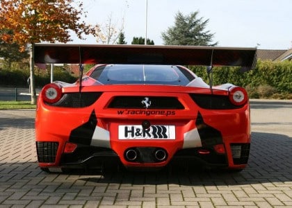 Konzentration auf das Wesentliche: Motorsport 4 Ferrari-458-competition Tuning Foto: racing-one