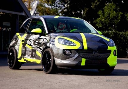 Sorgt für brennende Augen - Valentino Rossi Opel Adam 2 Opel ADAM rossi