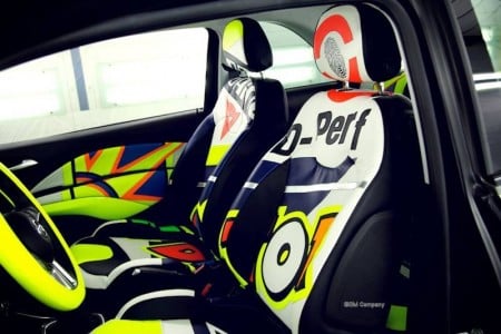 Sorgt für brennende Augen - Valentino Rossi Opel Adam 3 Opel-ADAM rossi