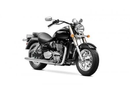 Triumph mit 5 neuen Modellen auf der EICMA 2013 4 Triumph America in Phantom Black