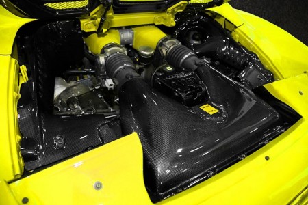 Endlich kann man den Motor des Ferrari 458 Spider wieder sehen