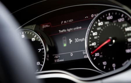 Mit dem Audi Online Traffic Light Information System schneller durch die City.