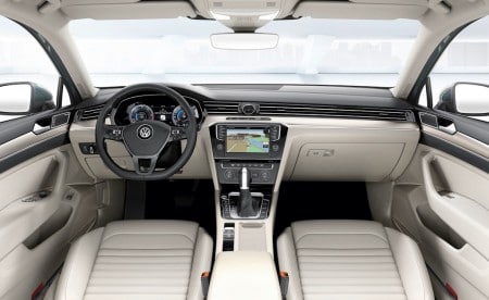 Neuer VW Passat Kombi Limousine Innenraum