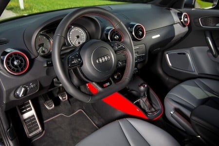 Sportlich und schick auch der Innenraum des Abt Audi S1