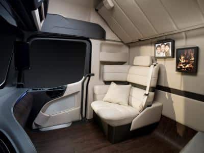 Mercedes-Benz Future Truck 2025 Innenraum
