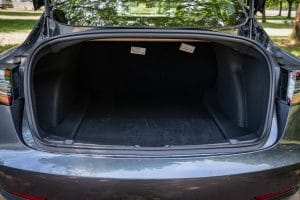 Tesla Model 3 Probefahrt Innenraum Kofferraum