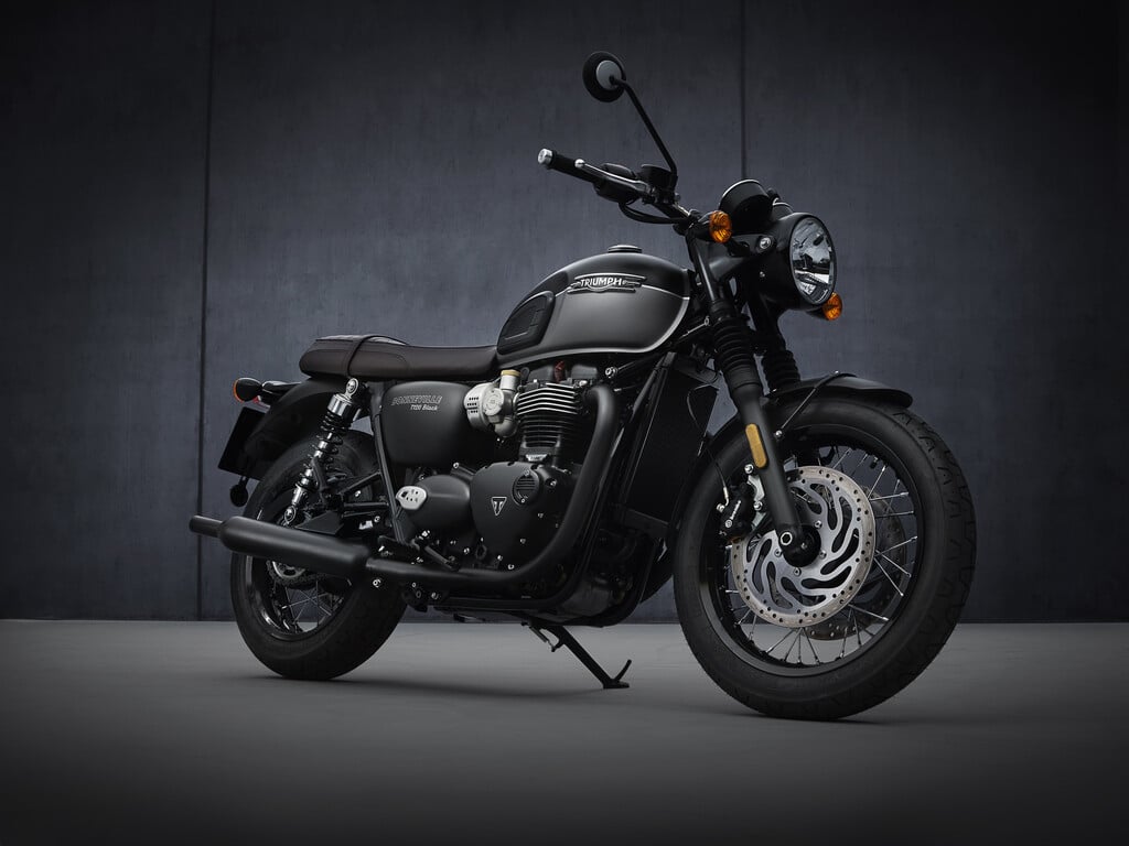 Triumph Bonneville T120 Black.