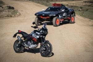 Ducati DesertX und Audi RS Q e-tron