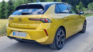 Opel Astra Hybrid 1,6T Test