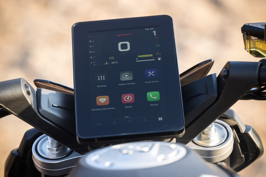 CF Moto 800 NK Advanced | AUTODINO