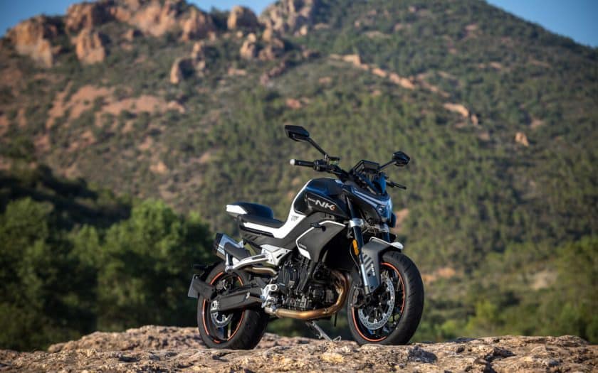 CF Moto 800 NK Advanced.