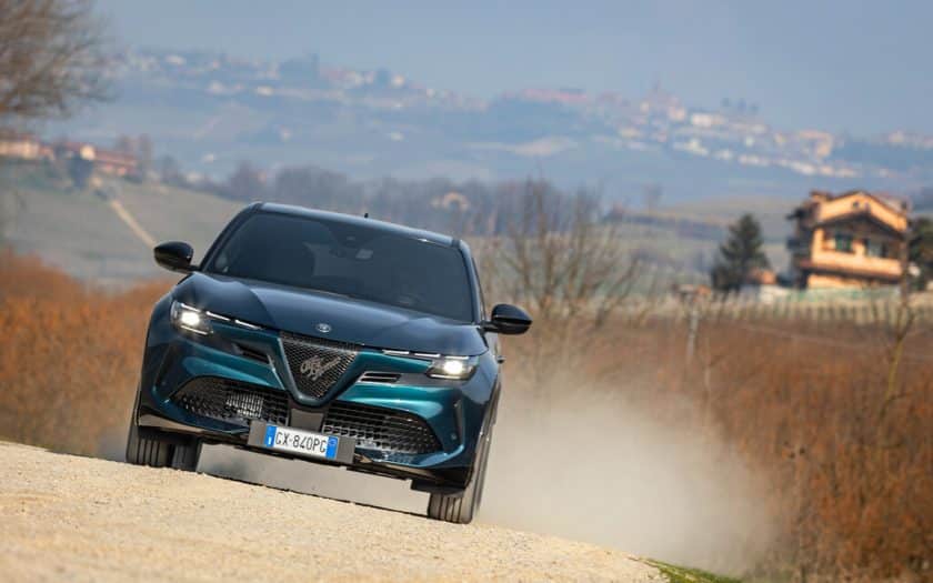 Test Alfa Romeo Junior Ibrida Q4