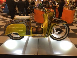 Custom Bike Vespa Roller gold