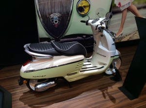 Peugeot Django Roller     