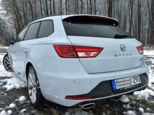Seat-LEON-ST-CUPRA-290-001     