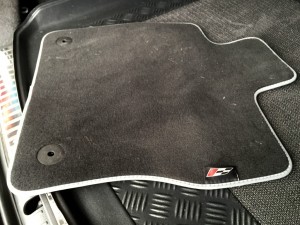 Seat-Leon-Cupra-Fussmatten2  