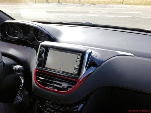 peugeot-208gti_innenraum4