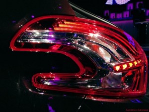 peugeot-208xy_innenraum12